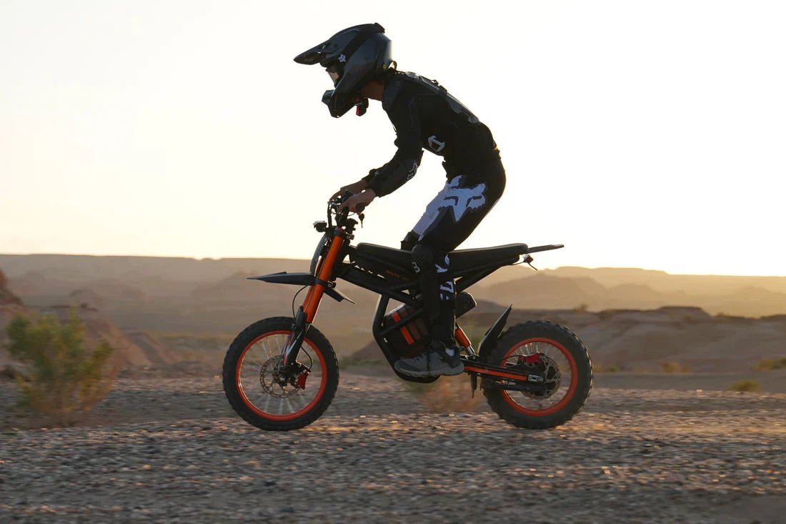 Vélo de saleté électrique, moto électrique 2400W (pic), max 37 mph et 85 milles de longueur (amélioré)