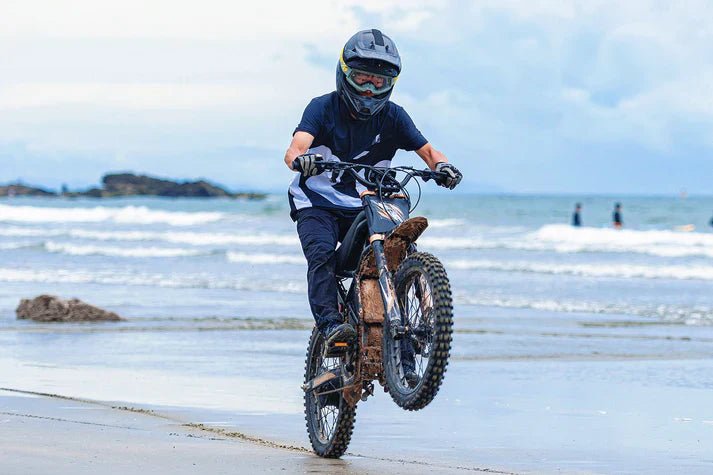 Vélo de saleté électrique, moto électrique 2400W (pic), max 37 mph et 85 milles de longueur (amélioré)