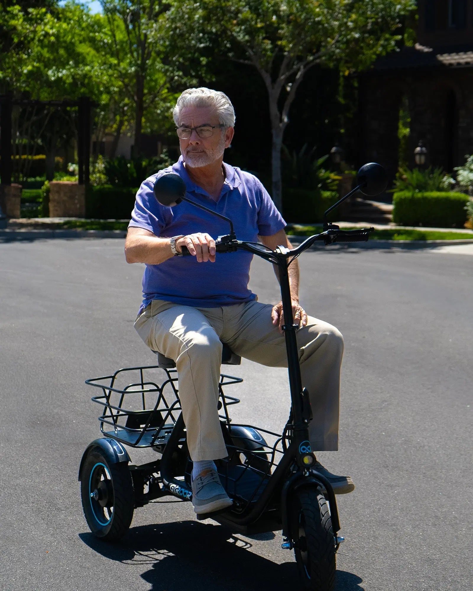 Gyroor C5 electric trike in black color option with dual baskets