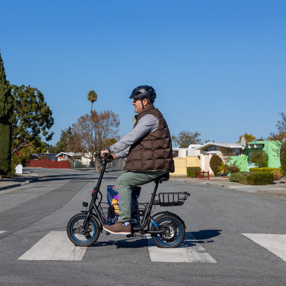 Gyroor C1Plus electric scooter wide padded seat and adjustable handlebar detail